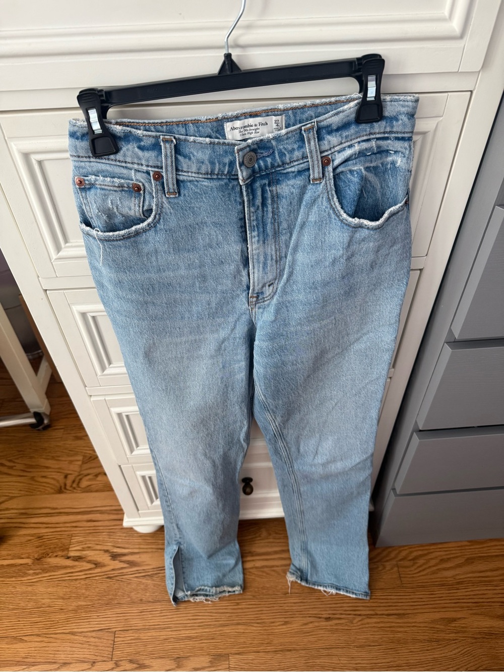 Abercrombie & Fitch The '90s Straight Ultra High Rise 27 L